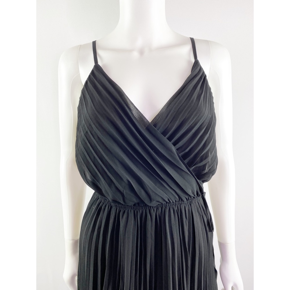 Ali & Jay Black Roses Are Red Pleated Maxi Dress - Picture 2 of 7